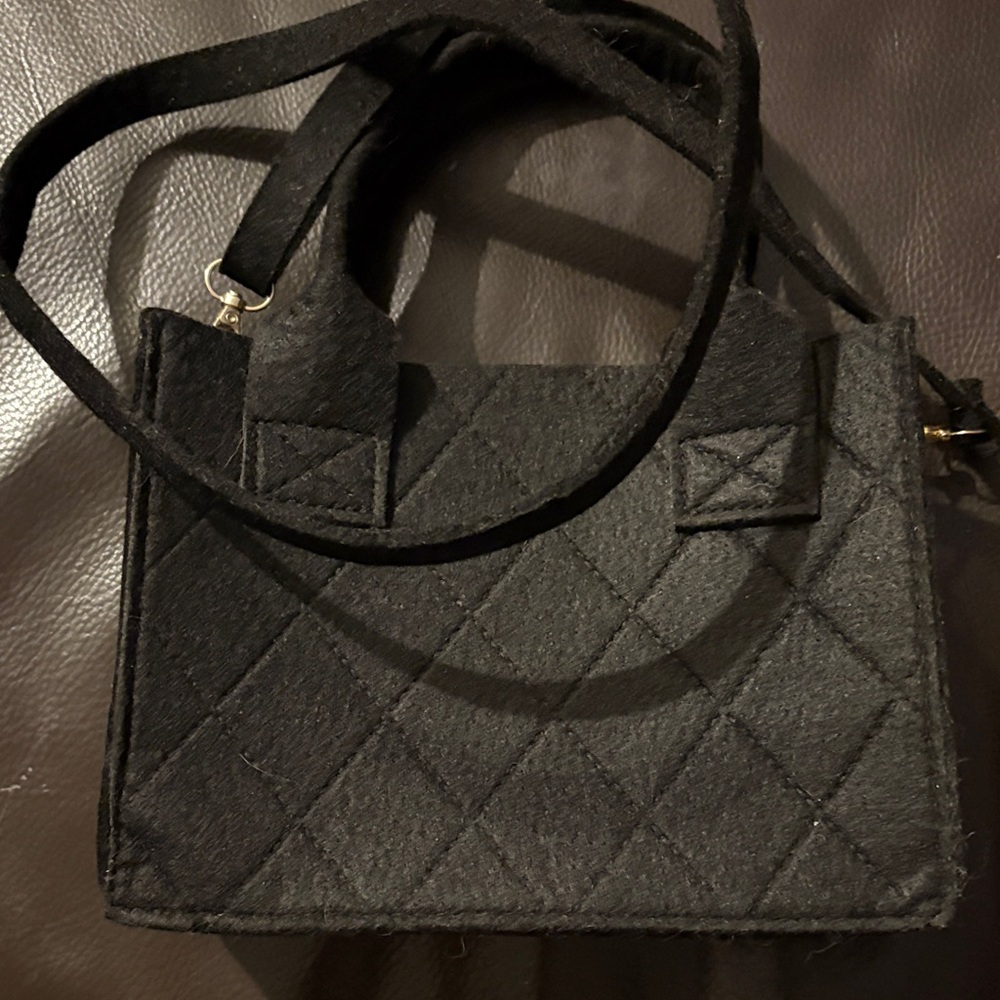 SHEIN Black Quilted Mini Bag